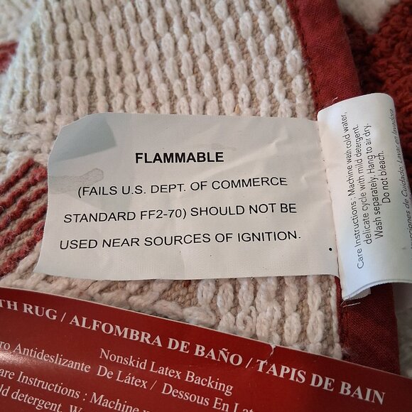 Avanti Sparkle Snowflake 29" Holiday Bath Rug - Picture 6 of 10